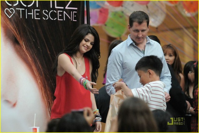 2j1a4bs - 0-Selena Gomez-0