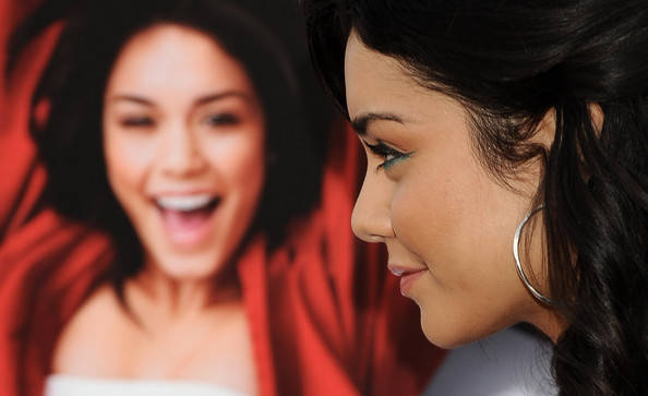 High School Musical 3 Senior Year Madrid Photocall cmdKzss6tHel - album ptr vanessa 48