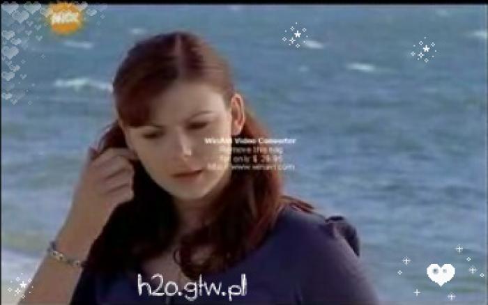 ai228078n758567 - Charlotte in h2o