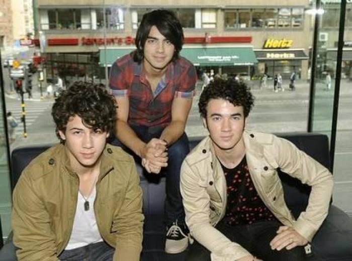 1285544 - jonas brothers