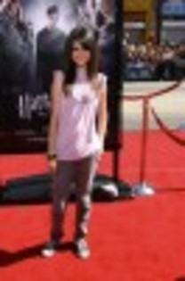 103687_1 - Imagini Selena Gomez