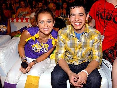 miley-cyrus-and-david-archuleta[1] - miley