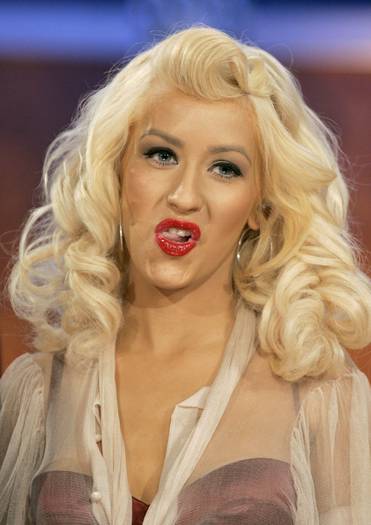 76446_Christina_Aguilera_Wetten_Dass4 - t chirstina aquilera