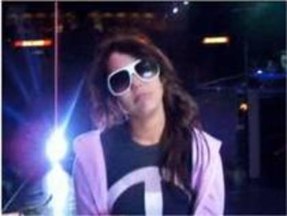 OEOJJBMHNDKEZAWQJMY - multe poze rare cu miley