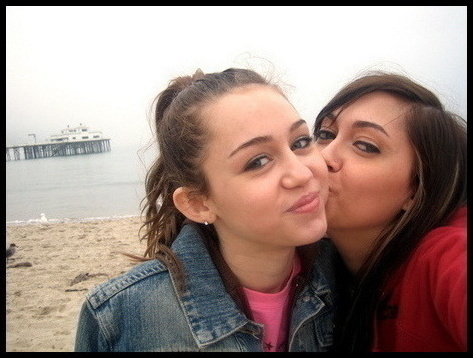 15-6 - multe poze miley