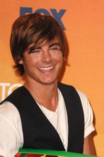 Zac-Efron-1204996262[1]