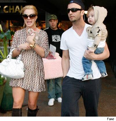 0111_britney_spears_pet_fam - britney la cumparaturi