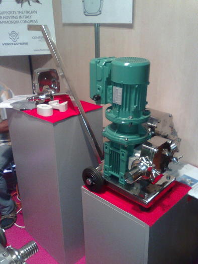 pompa miere 685 euro - ApiMondia