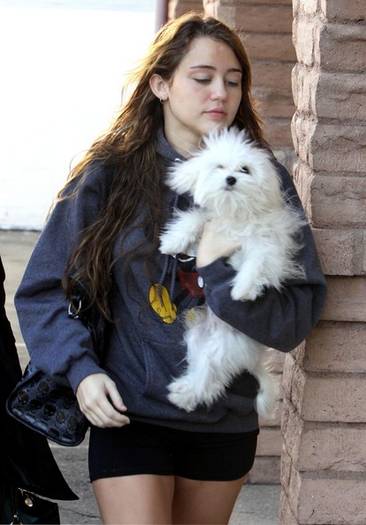 Miley+Cyrus+Heading+Recording+Studio+jF3-SuDGnMul - miley cyrus