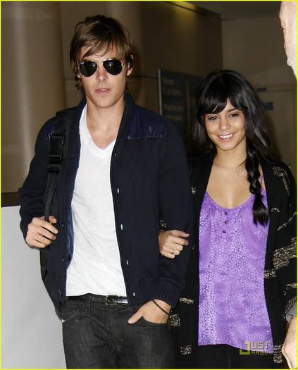 zacvanessareturnmexico0nn3 - high school musical toate pozele