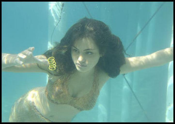 ferestete cleo.......... - pheobe tonkin