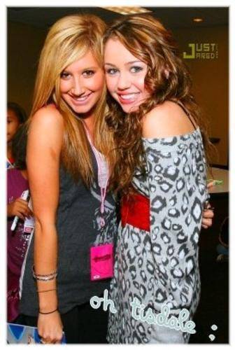 VVOOSSTIFKHXXQJHDIU - miley si ashley