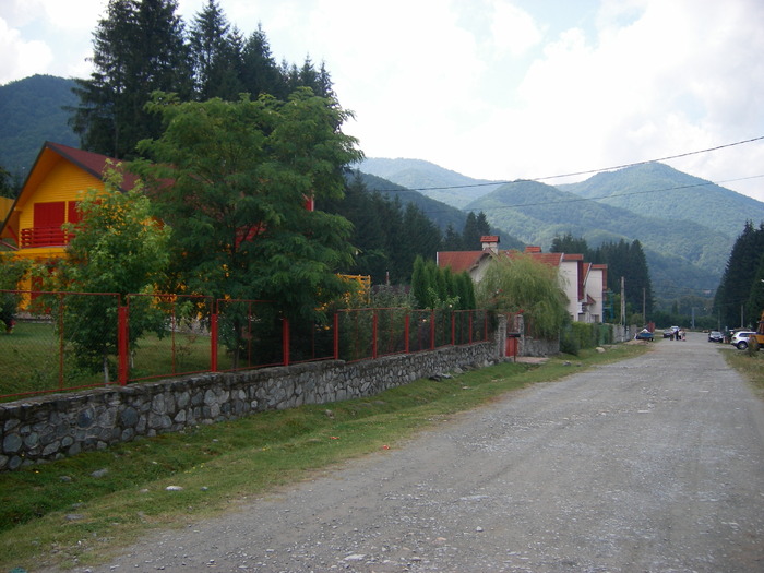 Poiana Marului-Strada cu Vile