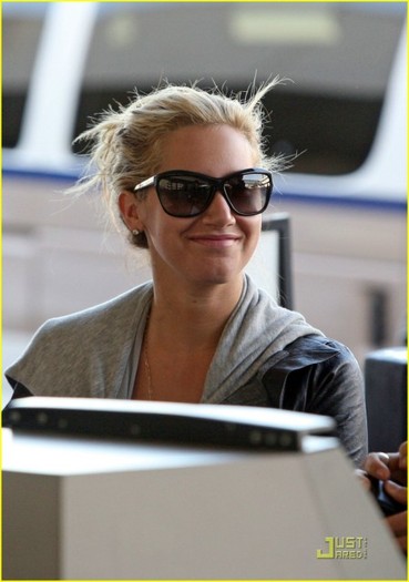 rrqudl - Ashley Tisdale