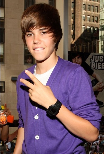 iar peace:)) iar murim toti:)) - Justin Bieber