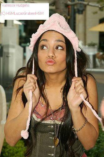 40 - poze vanessa hudgens