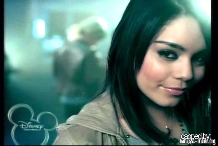 liber 18 - 00000000vanessa hudgens club cu poze 2