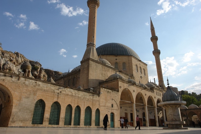 Halilur Rahman Mosque in Urfa - Turkey - Islamic Architecture Around the World