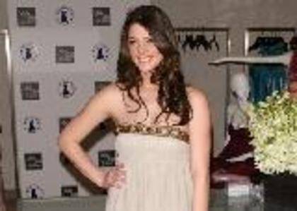 ashley-greene_15