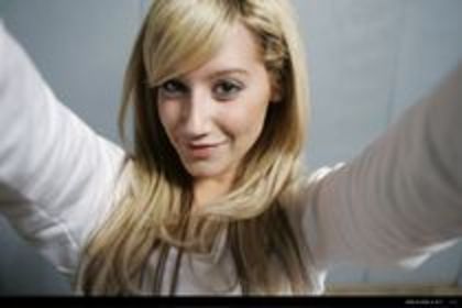 MTZAMPWSYHQLURPRUEY - ASHLEY TISDALE SEDINTA FOTO 14