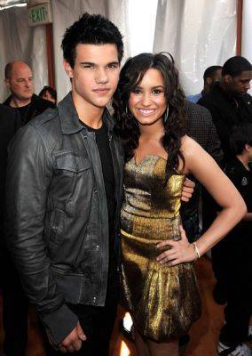 taylor and demi - frati JONAS and TAYLOR LAUTNER