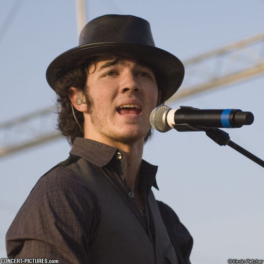 kevin-jonas[1]