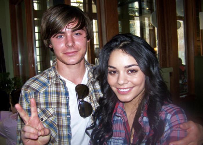 zanessa-hug-hsm3[1]