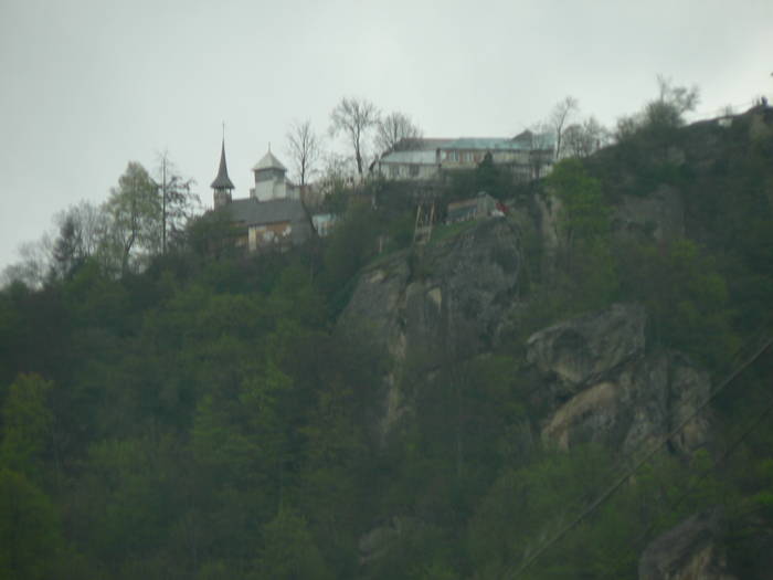 P1040740 - 2009 aprilie manastirea cetatuia  izvorul tamaduirii