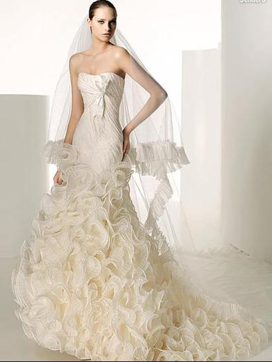 manuel-mota-rochie-mireasa-volane1 - rochi