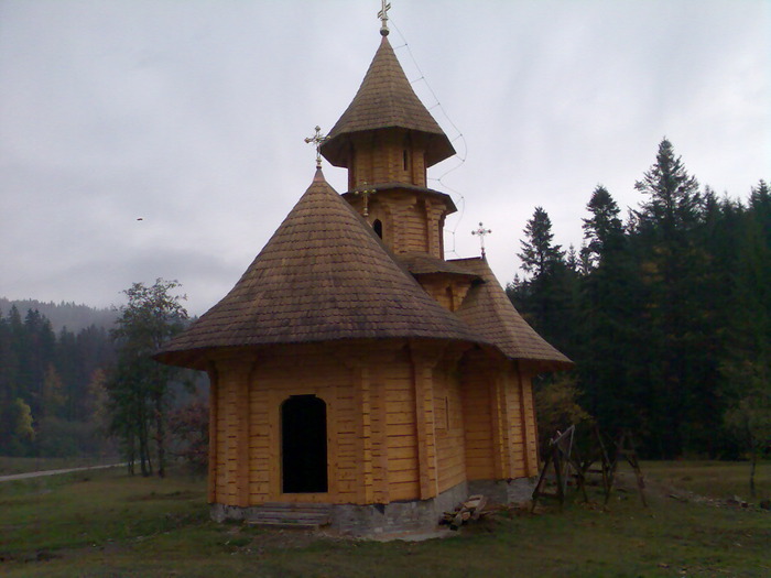 Imag063 - Manastirea Putna Sihastrie la bureti