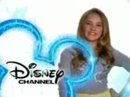 CMKAIIEYERMGWAQVHAL - Emily Osment disney channel intro