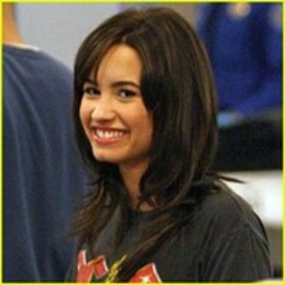 QDAQCHJGTGDUBOBSCNJ - poze demi