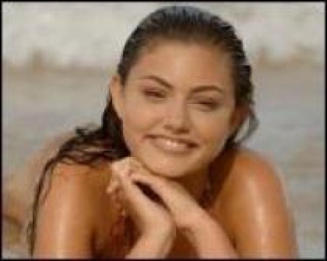 RQBZOUAQUOBRLJQYEFJ[1] - Phoebe Tonkin