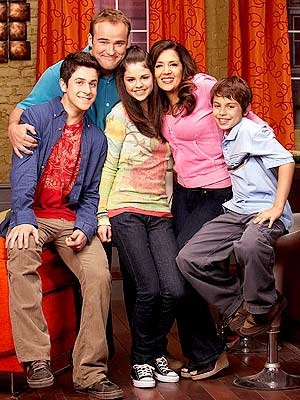 familia russo - wizards of waverly place