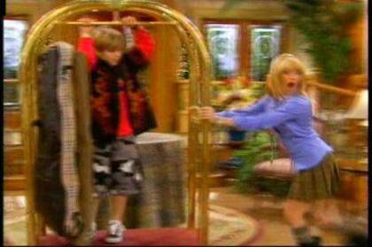 BUGSRHKNZOPYIPEJMSC - The Suite life of Zack and Cody