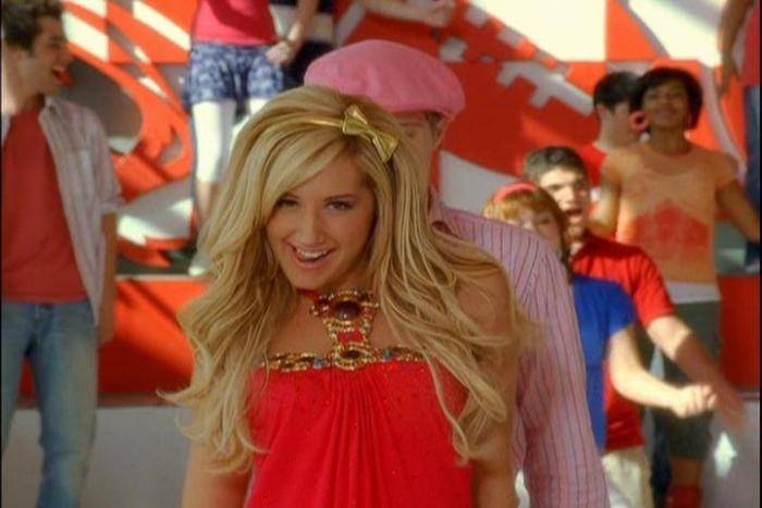 KWZPVZRIBRKERKSMGAR - Ashley tisdale