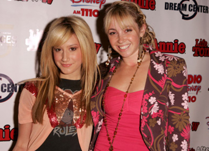 Ashley-and-Jennifer-Tisdale--ashley-tisdale-116818_394_285 - Ashley Tisdale