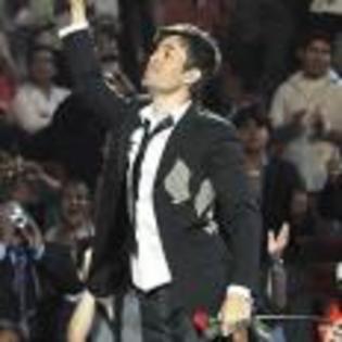 Enrique_Iglesias_1238768809_4