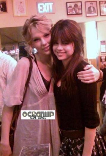 1424x81 - Cat de mult o iubesc eu pe Taylor Swift