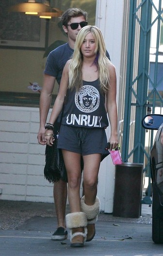 Zac+Efron+Ashley+Tisdale+Out+Lunch+Patty+056cruQO0DDl