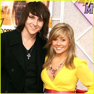 mitchel-musso-shawn-johnson-hm-premiere