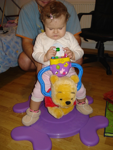 DSC05578-Winnie e preferatul meu - b 25 decembrie