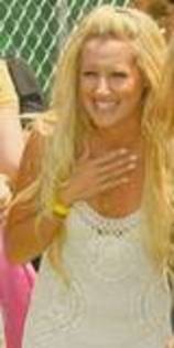 th_l_8f9f14c3593709745d61d8a97e62b619 - ASHLEY TISDALE POZE RARE