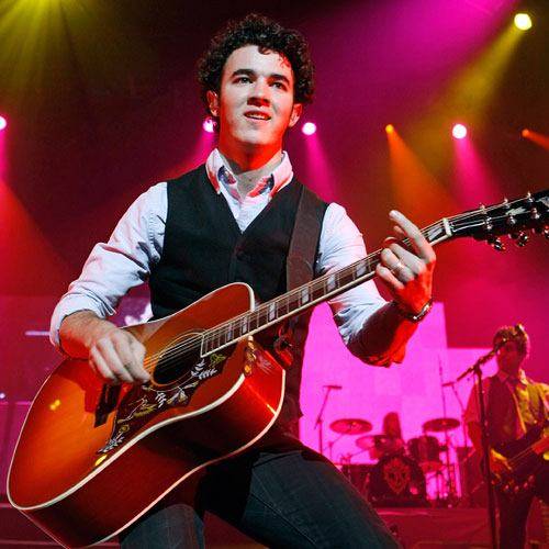 kevin_jonas_2000x0500x500