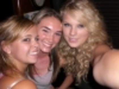 thumb_n1338210086_30132875_7851 - Taylor Swift poze personale