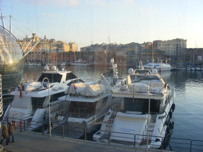 279; Genova, Italia
