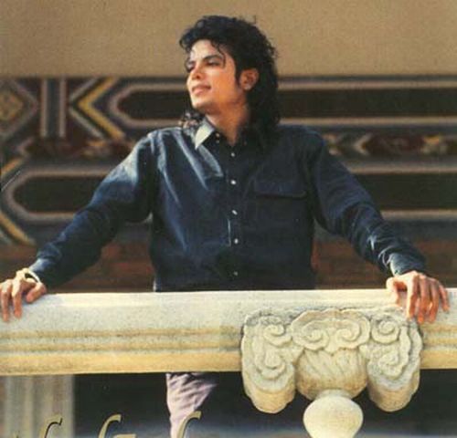 Salutand fanii - Poze Michael Jackson1