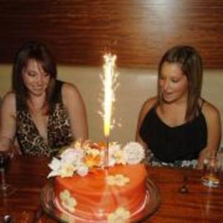 FQJWZCKSYAOAFLUOKUH - ashley