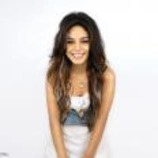 Vanessa_Hudgens_1247602696_2