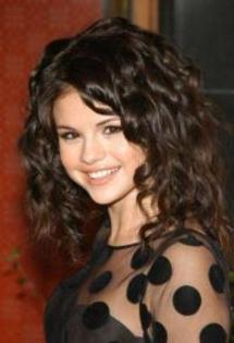 Selena_Gomez_1247602827_0 - SELENA-GOMEZ